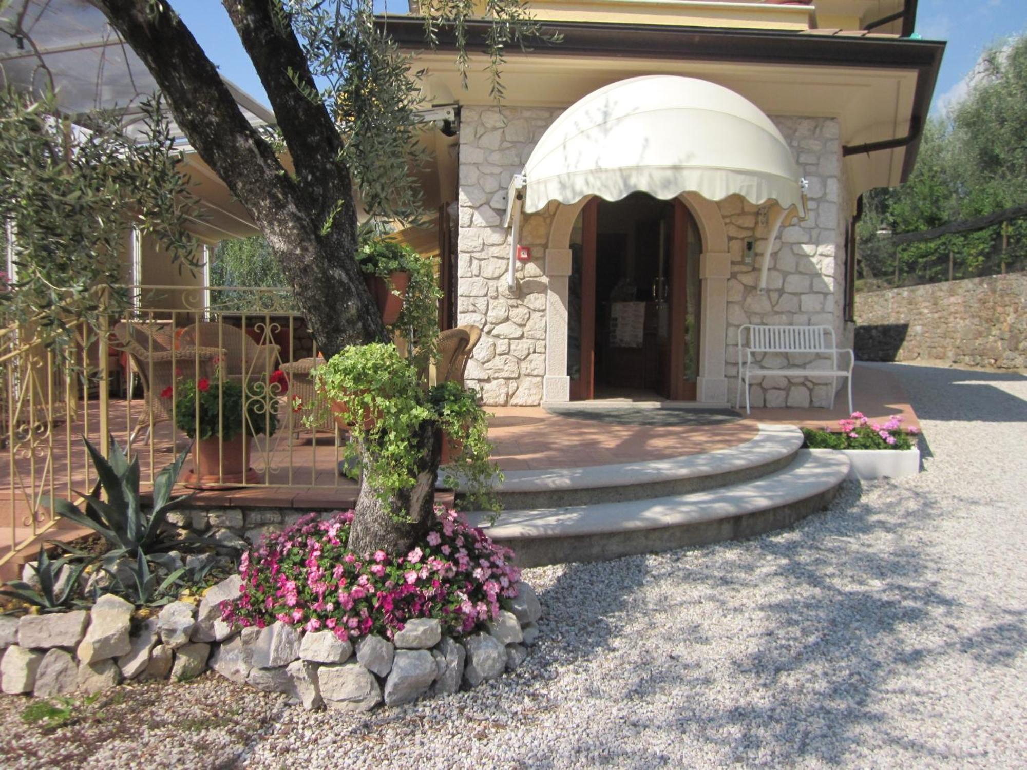 Residence Casa Maria Assenza di Brenzone Extérieur photo