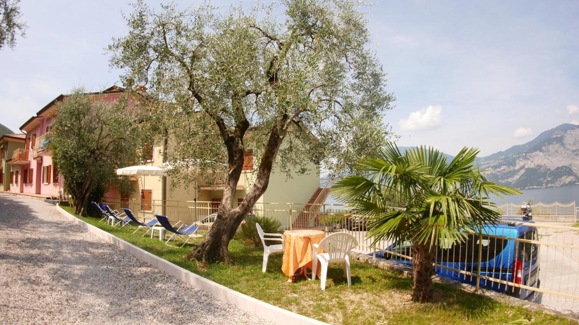Residence Casa Maria Assenza di Brenzone Extérieur photo