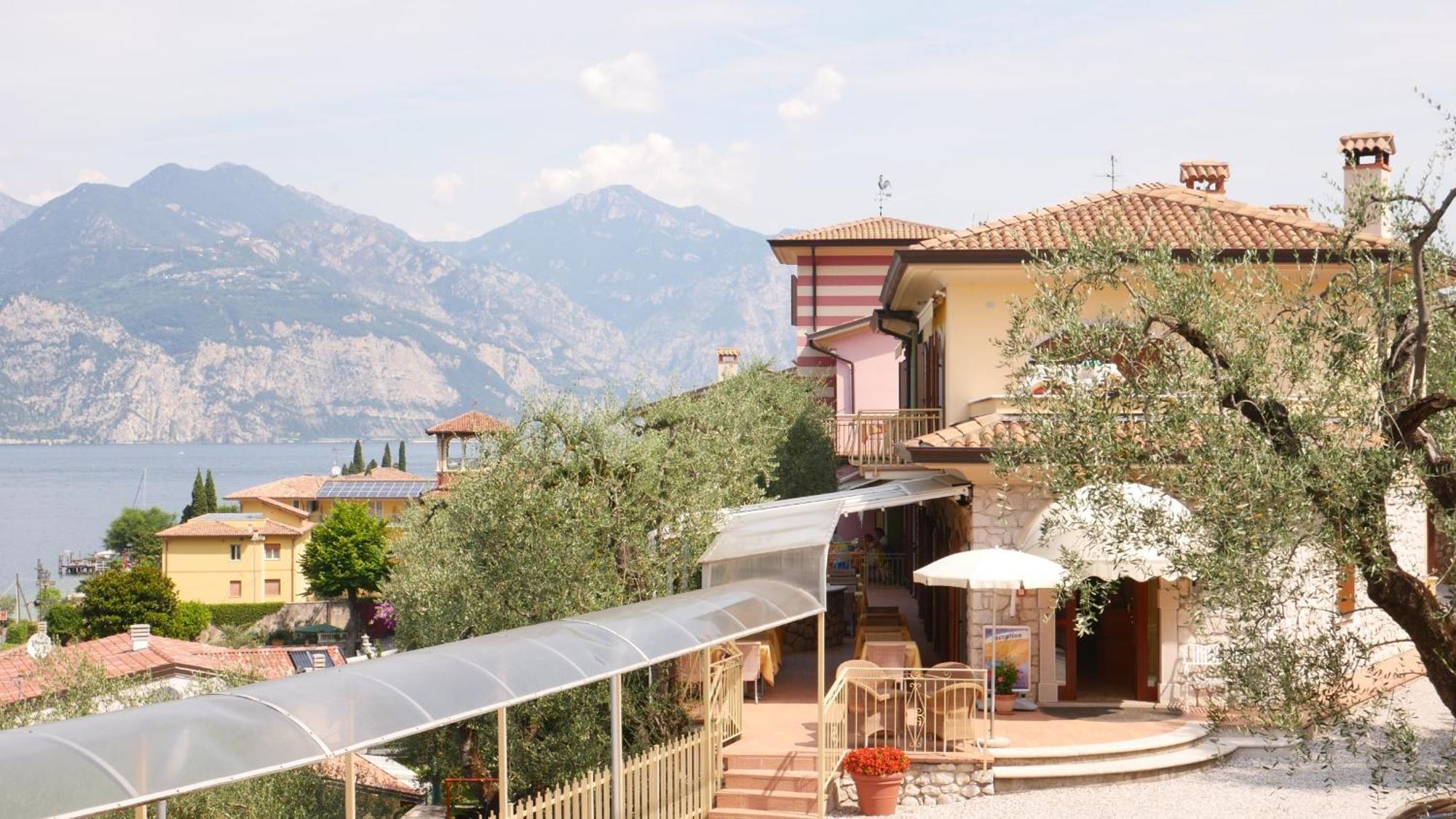 Residence Casa Maria Assenza di Brenzone Extérieur photo